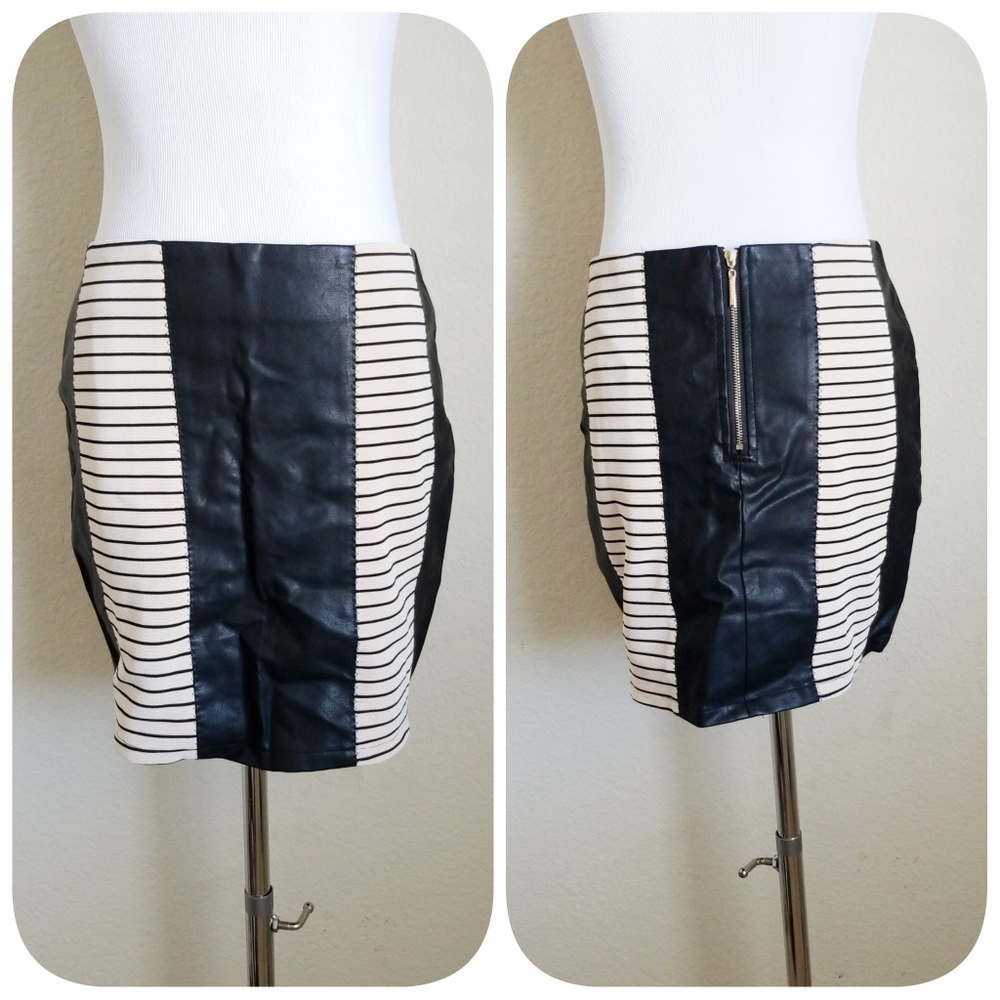 🎀BOGO FREE🎀 NWT faux leather skirt